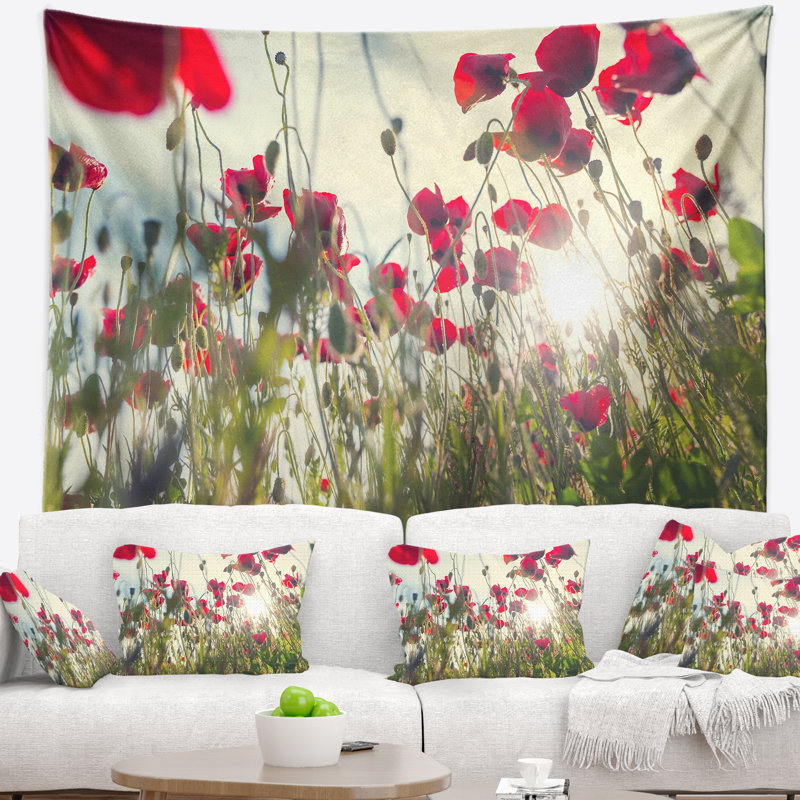 Tapisserie de fleurs à motif floral sur un pâturage d’été, H 32 po x l 39 po