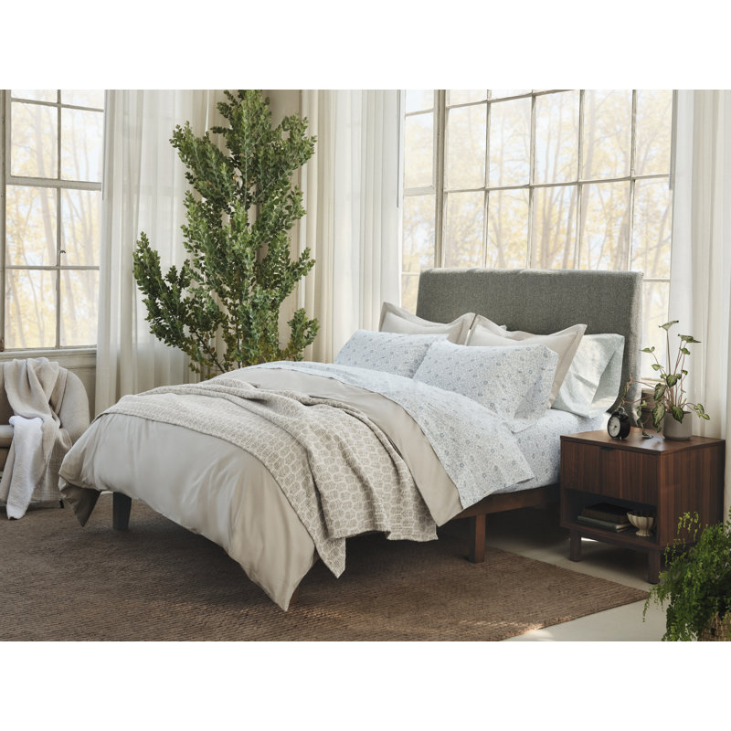 Mirada Organic Matelasse Blanket, Sand Chrysanthemum, 92" L x 90" W