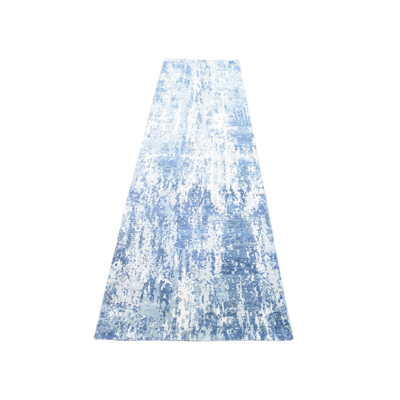 Tapis de couloir bleu en laine et en soie noué à la main 2 pi 6 po x 10 pi 1 po 0C0343AEFCB94FBAB4FE5726FD7230ED