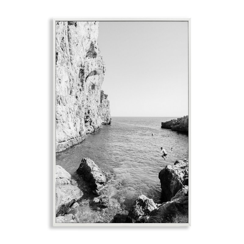 The Dive Cove, estampe numérique encadrée de Sissi et Seb, Giclée encadrée blanc bord de mer, H 24 po x l 16 po