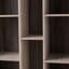 Armoire avec tablettes ouvertes