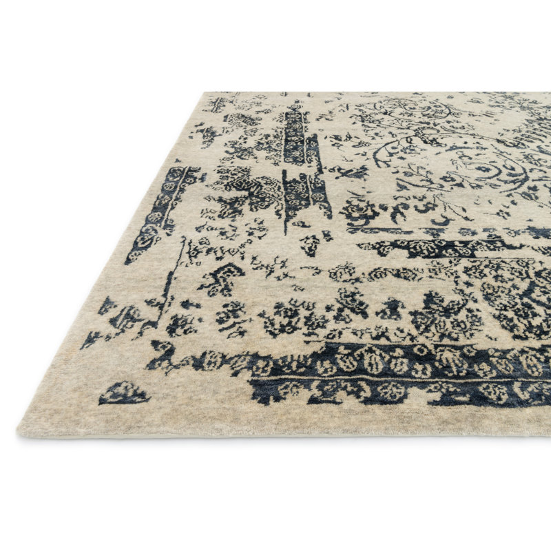 Pearl Hand Knotted Oriental Indoor Rug, Rectangle 7'9" x 9'9"