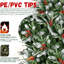 Arbre de Noël de 9 pi avec 3750 pointes, décoré de baies rouges et de pin, branches en PE + enneigées, conception à charnières pour une mise en forme rapide, support de support en métal stable équipé et ajoutant de la profondeur à