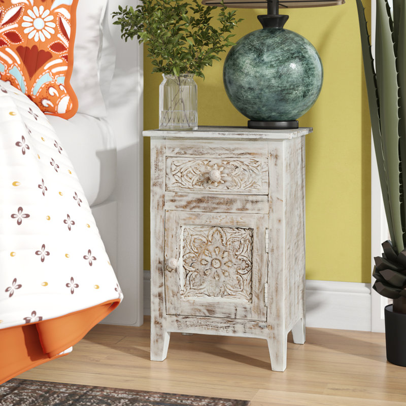 Table de bout en bois massif avec rangement Courtlan, Blanc