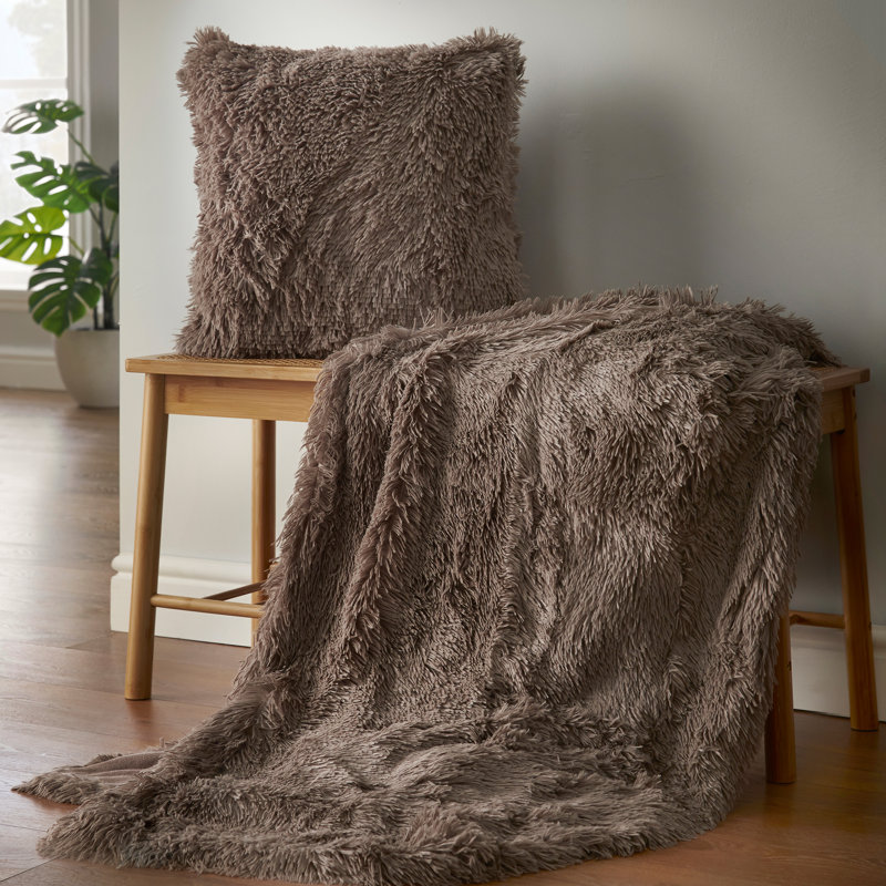 Cuddly Faux Fur 150x200cm Throw, Natural