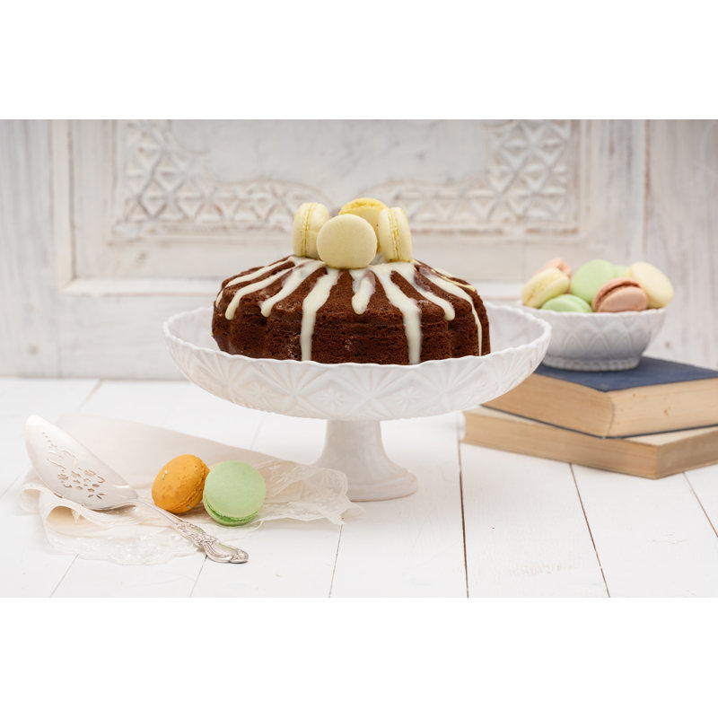 Vintage Inspired Ceramic Ceramic Cake Stand, White