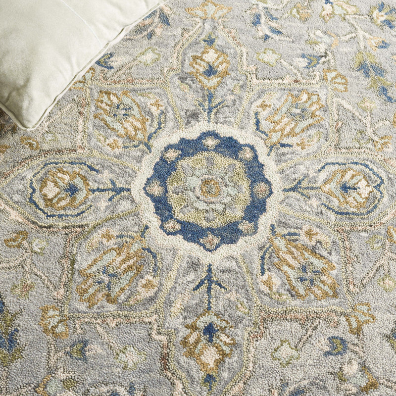 Calai Hand Tufted Wool Cotton Oriental Rug in Ivory/Blue, Runner 2'3" x 8"