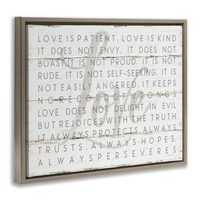 «Love is patient» sur un look de planches blanches