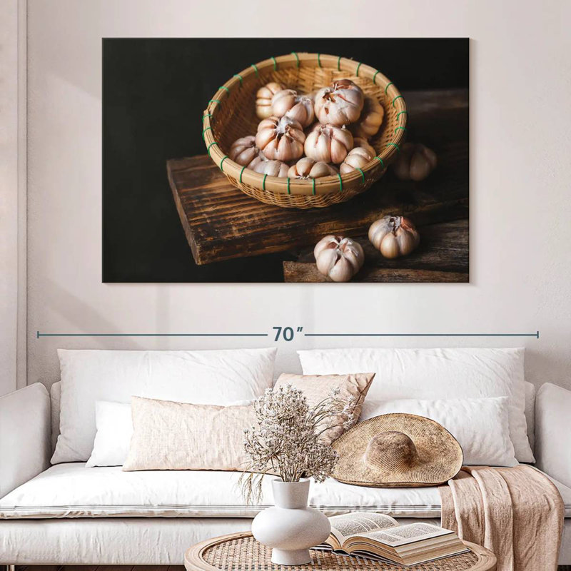 Yarlin Garlic, 30" H x 45" W