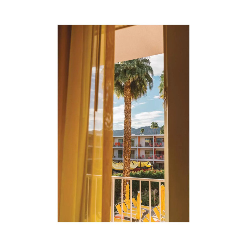 Palm Springs Dreams par Bethany Young - reproduction de photo sur toile tendue, H 26 po x l 18 po x P 1,5 po