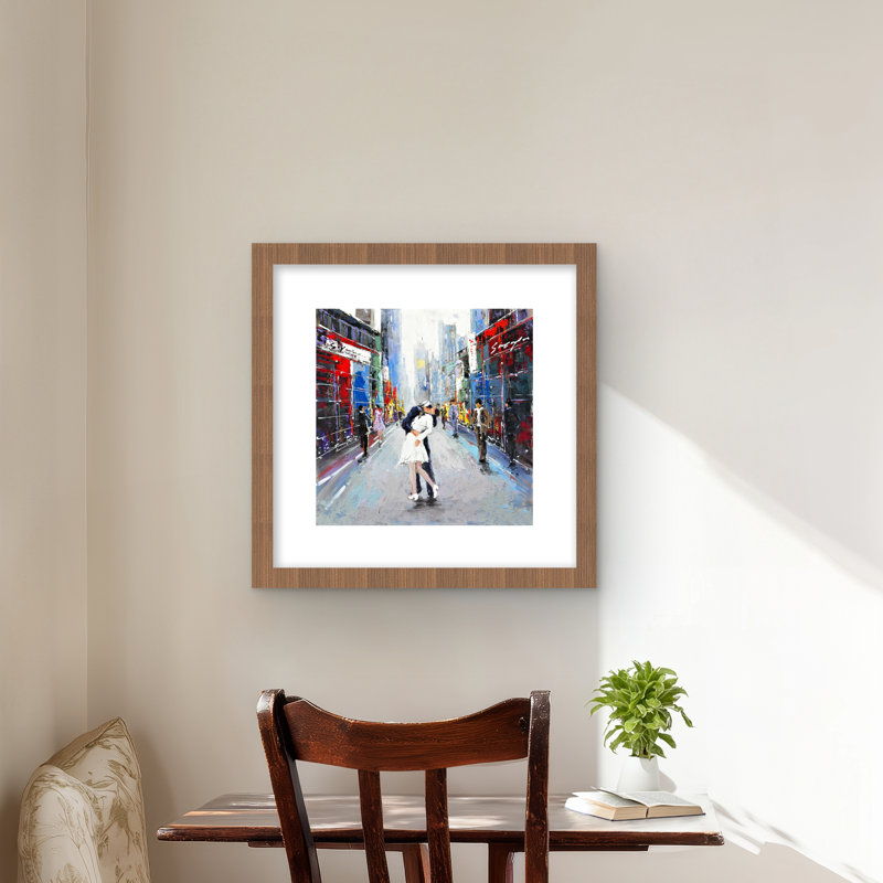Baiser de Times Square - décor de villes avec cadre gris mat, H 16 po x l 16 po