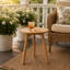 Table d'appoint ronde en chêne naturel, table de chevet 3 pieds en bois massif, petite table d'appoint minimaliste, table de chevet multifonctionnelle pour l'intérieur et la véranda