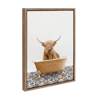 «Highland Cow in Mediterranean Bath» par Amy Peterson, reproduction d'art sur toile encadrée