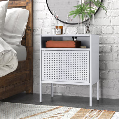 Zander 19'' W Metal Nightstand