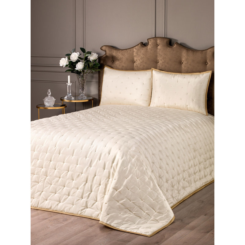 Louis Polyester Quilted