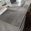 Bureau contemporain en forme de L avec deux tiroirs verrouillables, finition brune