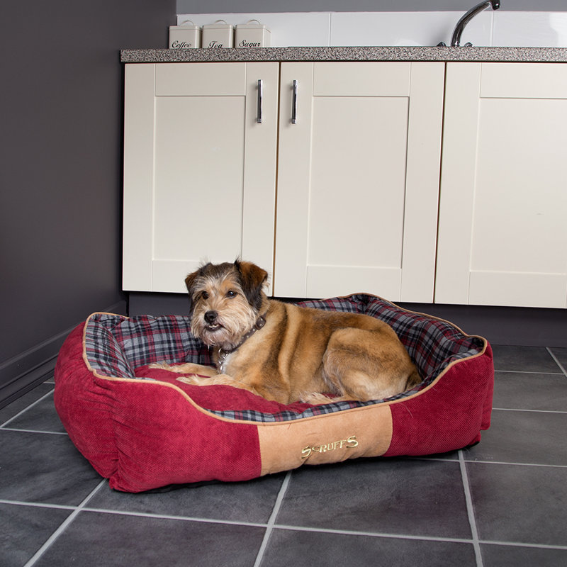 Highland Polyester Pet Bed, Red/Black/Brown, 16cm H x 50cm W x 40cm D