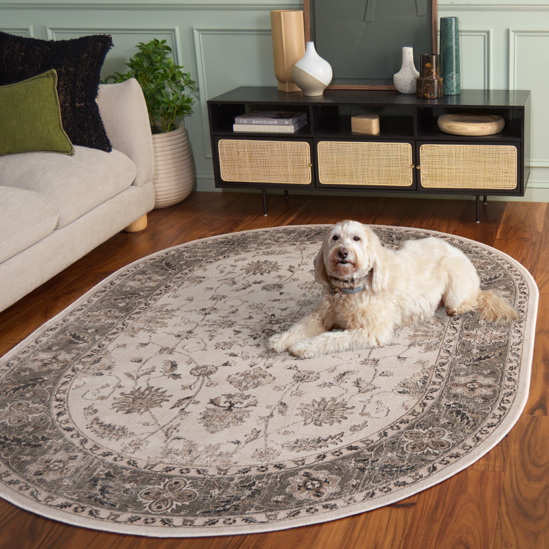 Tapis ivoire Lyniya, Ovale 5 pi 3 po x 7 pi 6 po