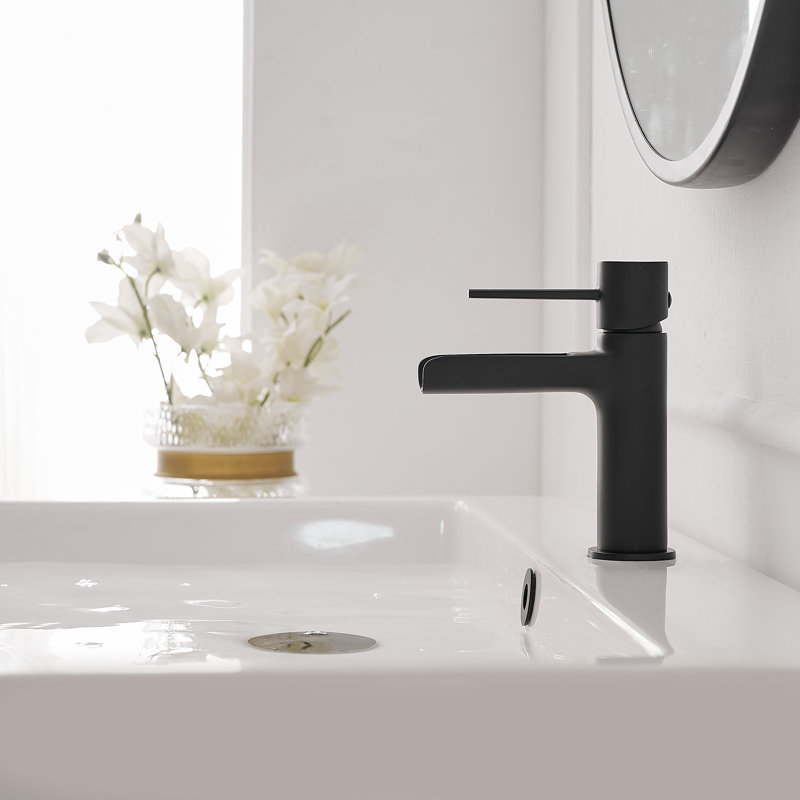 Single-Hole Single-handle Bathroom Faucet with Drain Assembly, Matte Black