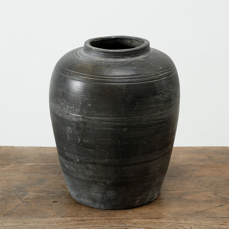 Wamac Clay Table Vase