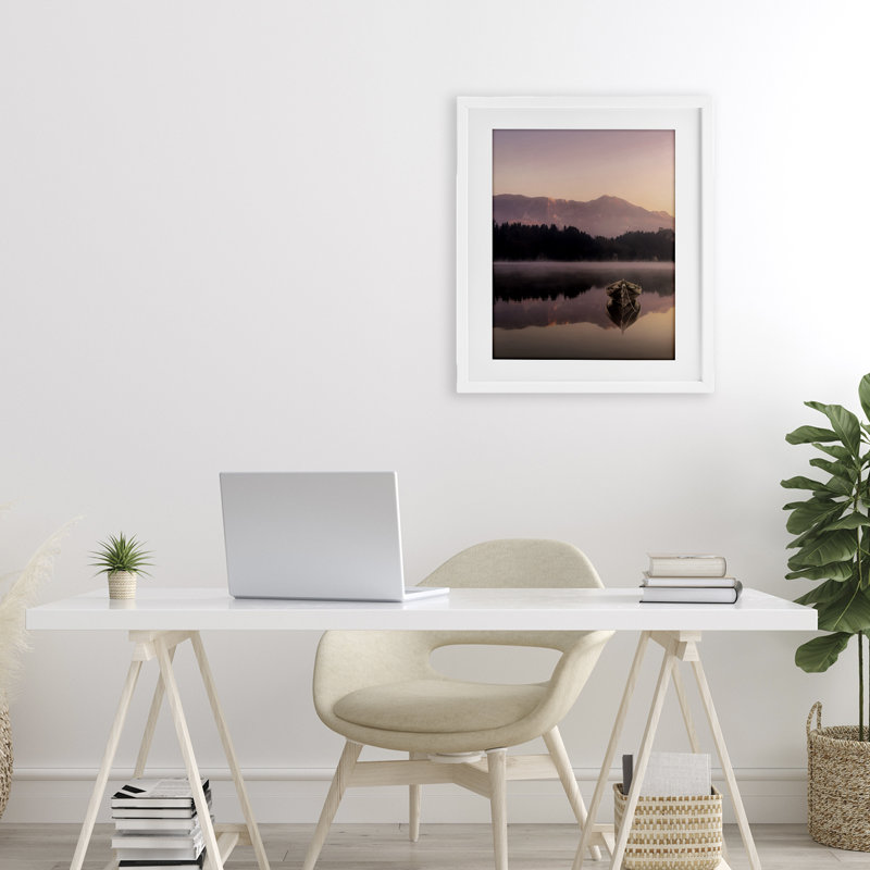 «Tranquil Lake Sunsets», reproduction encadrée sous verre, conception de Marcus Prime, H 21 po x l 17 po