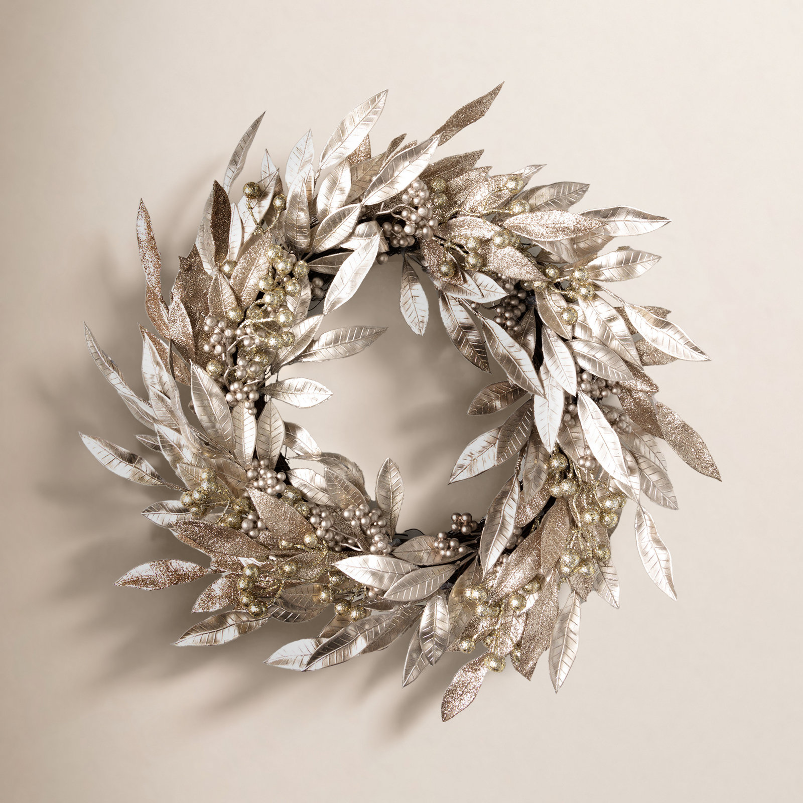 24'' Faux Berry Polyethylene Plastic Wreath