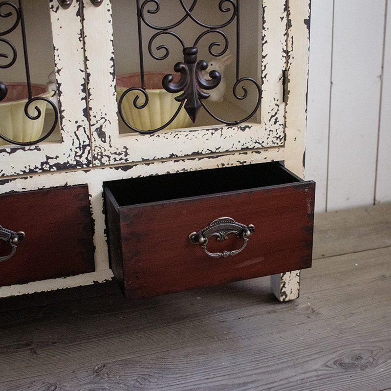Armoire d'appoint en bois manufacturé rétro