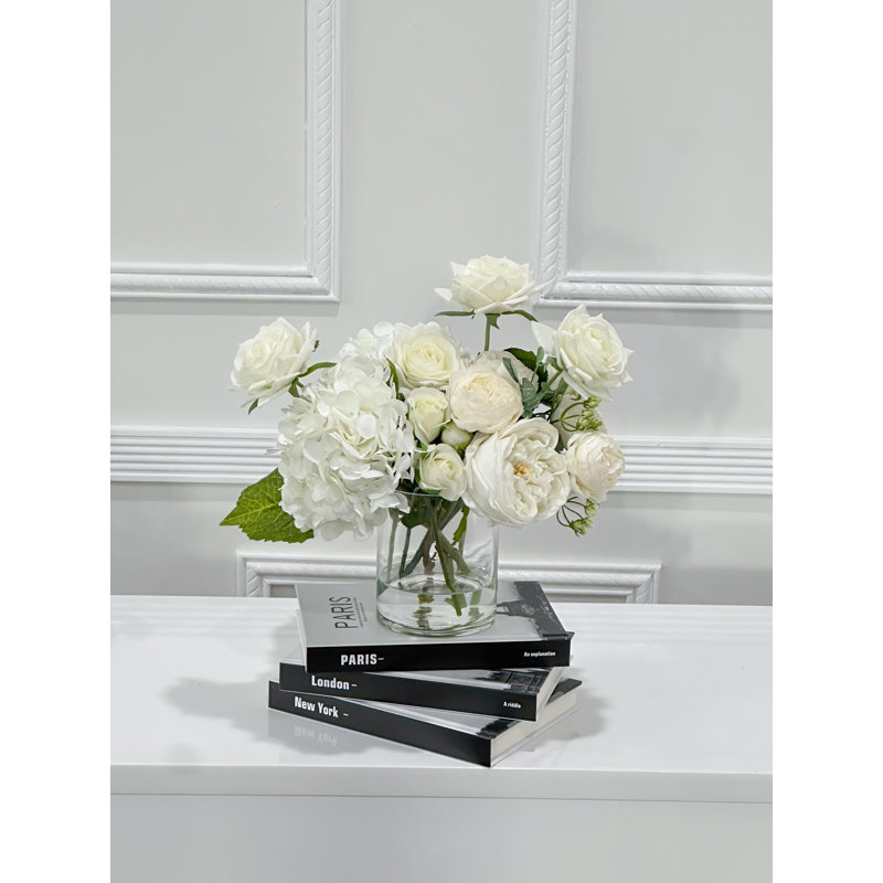 Centre de table hortensia blanc: arrangement de pivoines en soie de campagne française