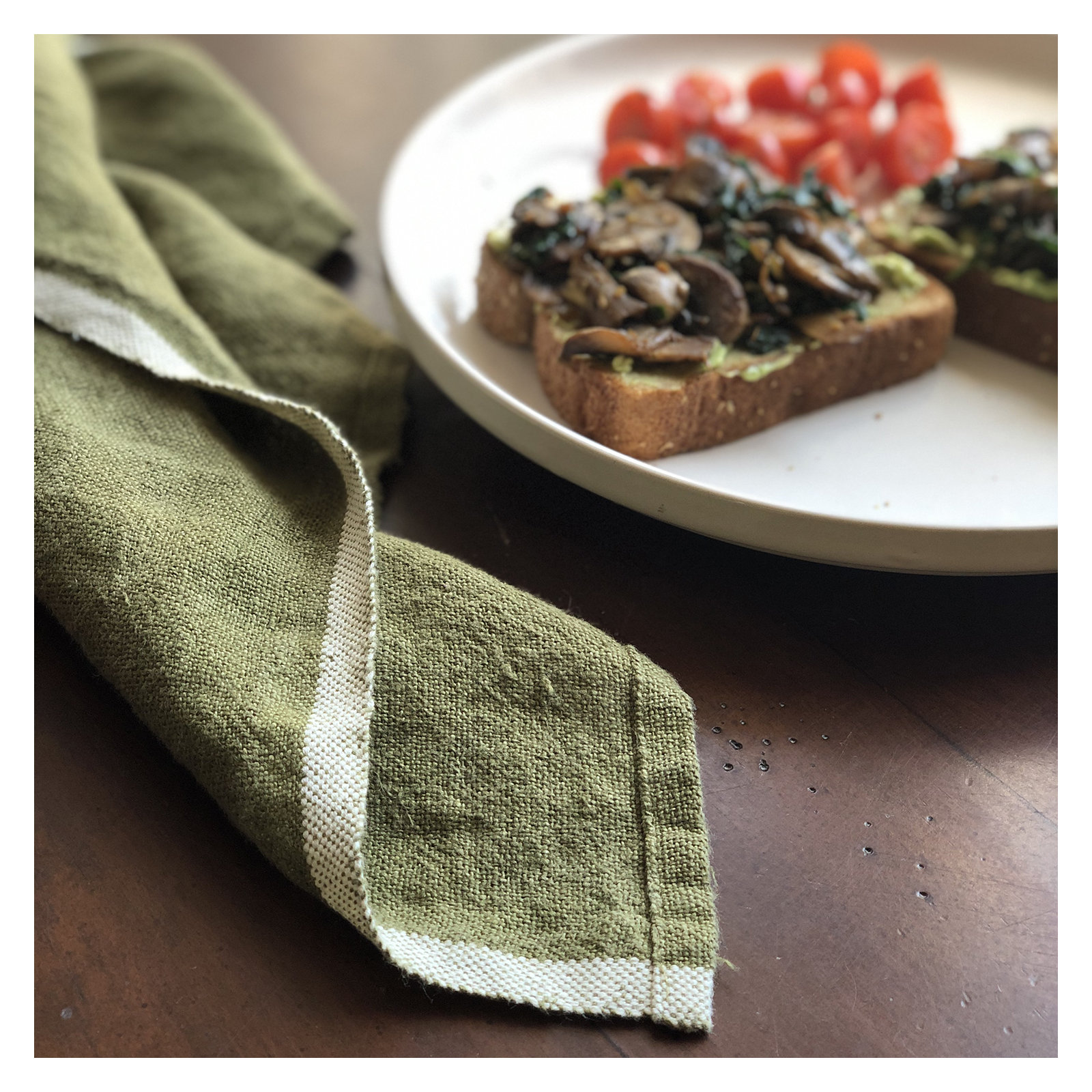 Soren Steel 20" Linen Napkin, Green