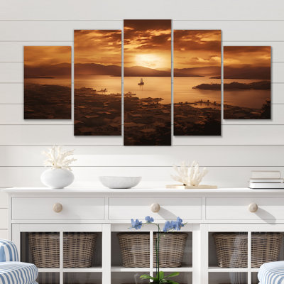 «Golden Sunrise Over Lake Taupo In New Zealand I», reproduction sur toile - 5 panneaux