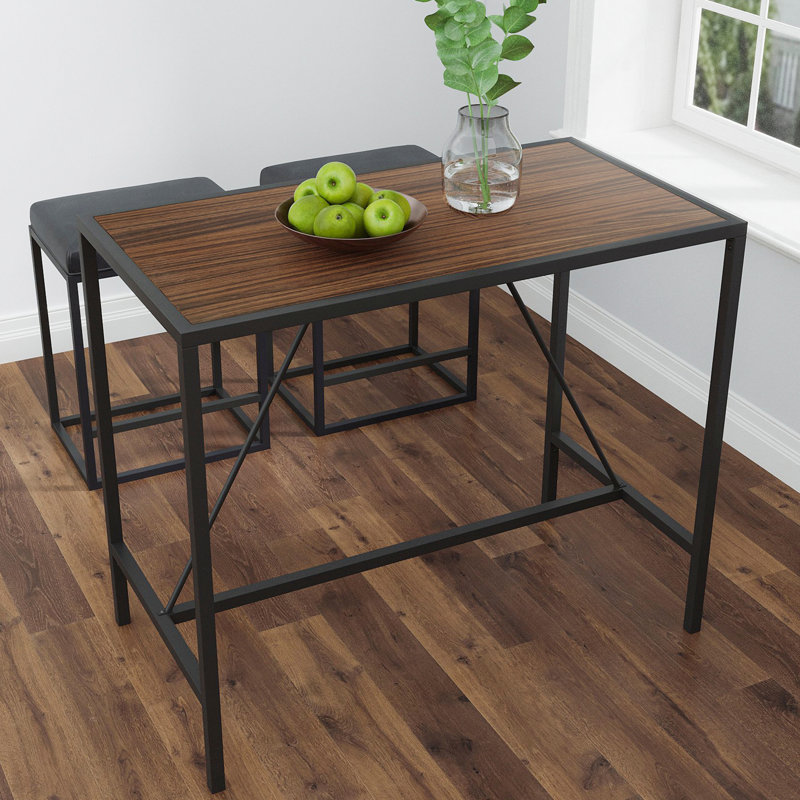 Table de salle à manger en métal avec structure en métal