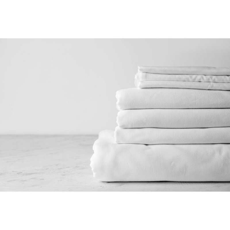 White Flat Sheets, Wrinkle Resistant, Cotton Poly Blend, Hypoallergenic, Easy Care, Queen Sheet Case Pack with 24 Flat Sheet