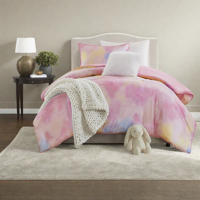 Abstract Comforter Set