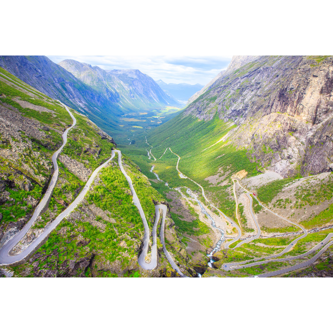 Trollstigen von Olegmj - Kunstdrucke auf Leinwand