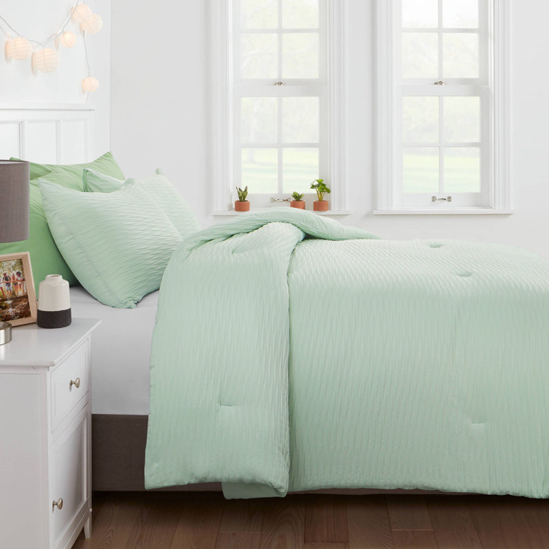 Twin Green Microfiber Seersucker Comforter Set