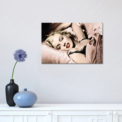 " Marilyn Monroe (1926-1962) " by Granger