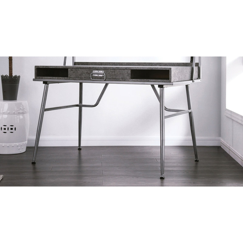 Bureau d'ordinateur moderne et industriel