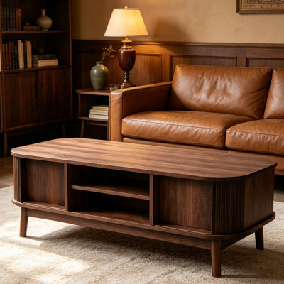 Table basse - Table basse en osier raffinée avec tiroirs en osier et portes coulissantes originales, pieds robustes en bois massif, style champêtre naturel classique pour les espaces intérieurs du quotidien