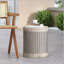 Table d'appoint d'extérieur ronde en béton légère, durable et polyvalente pour le patio ou l'intérieur.