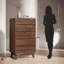 Commode haute à 5 tiroirs en noyer, brun, 122 cm (H) x 70 cm (L) x 40 cm (P).