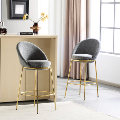 Intérieur, structure dorée, siège, dossier en demi-lune, utilisation polyvalente dans la maison deux avec revêtement gris, teinture, pour un repas compact