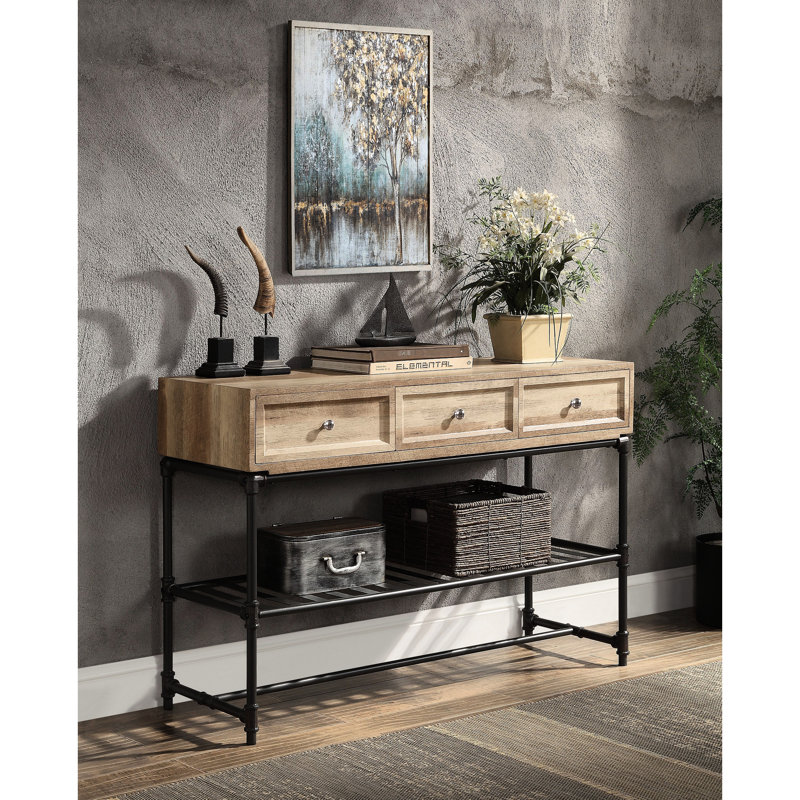 Table moderne en chêne industriel avec des options de fabrication et de rangement en métal