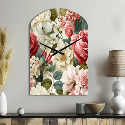 Horloge murale antique en métal à motif floral rose antique