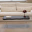 Une table basse légère et luxueuse-844534071