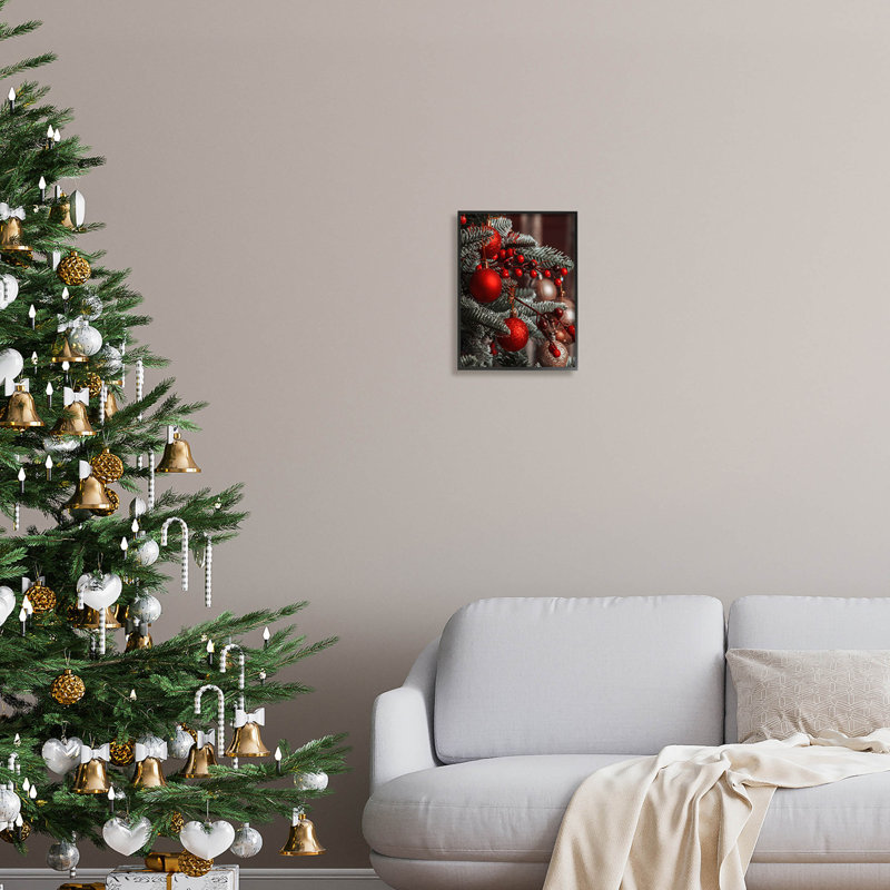 Ornements suspendus rouges à Noël - 260, Giclée encadrée noir minuit, H 14 po x l 11 po x P 1,5 po