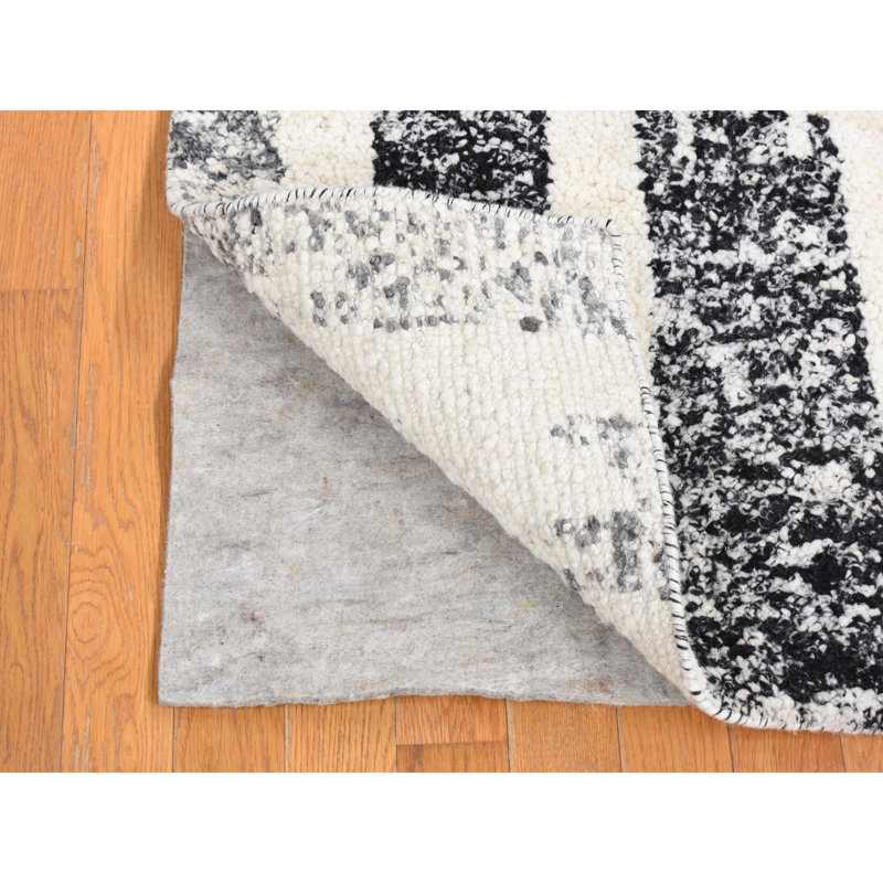 Tapis noir nouvel âge 3 pi x 3 pi Artesha One-of-a-Kind