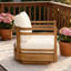 Chaise pivotante d'extérieur en bois d'acacia massif avec coussins beiges résistants aux intempéries