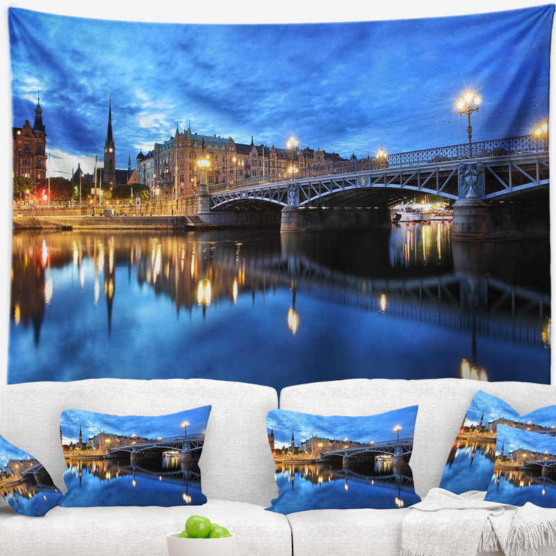 Tapisserie bleu de stockholm cityscape illuminé, H 50 po x l 60 po