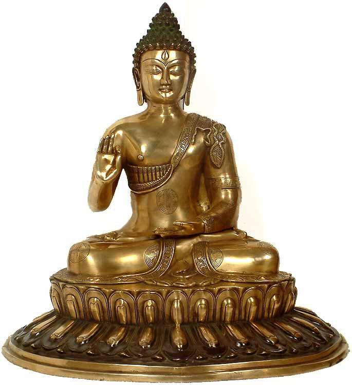 Bouddha bénissant de grande taille