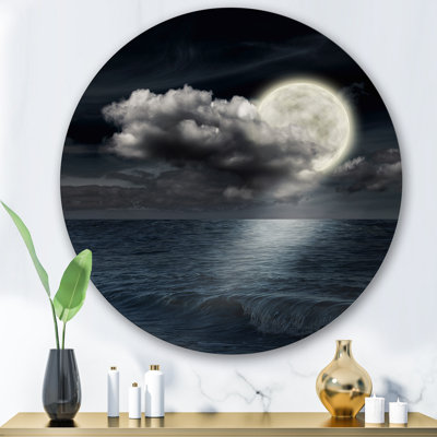 Pleine lune dans un ciel nocturne nuageux VI - art mural nautique et côtier en métal